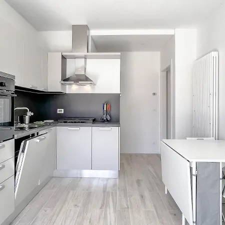 Nuovo Bilocale Con Posto Auto شقة