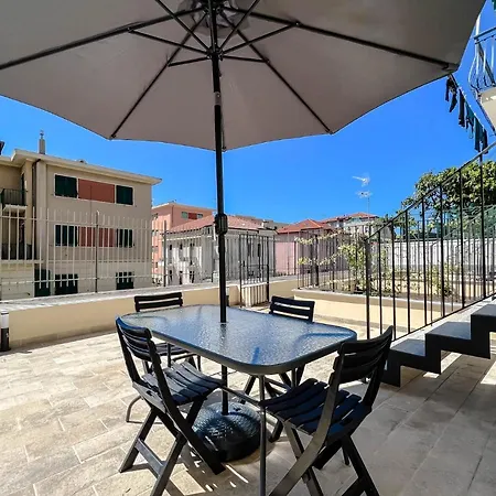 Nuovo Bilocale Con Posto Auto Apartamento Varazze